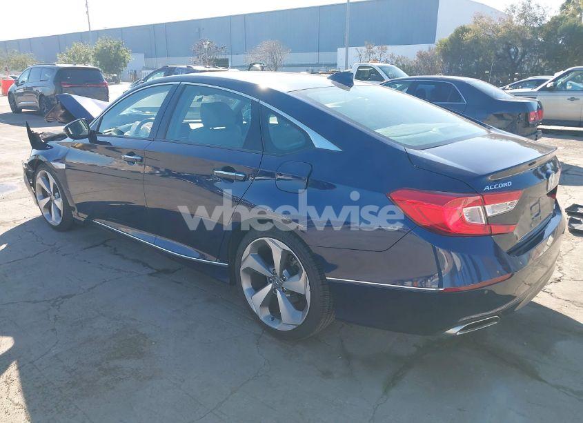 Photo 3 of 2018 Honda Accord TOURING (VIN 1HGCV1F94JA081639)