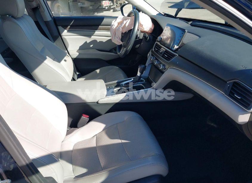 Photo 5 of 2018 Honda Accord TOURING (VIN 1HGCV1F94JA081639)