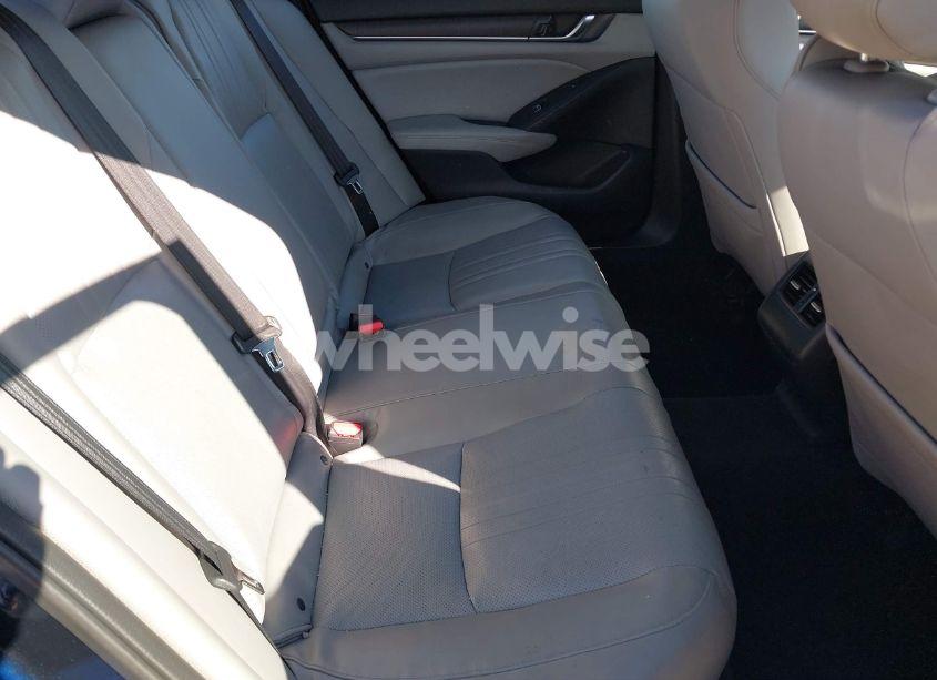 Photo 8 of 2018 Honda Accord TOURING (VIN 1HGCV1F94JA081639)