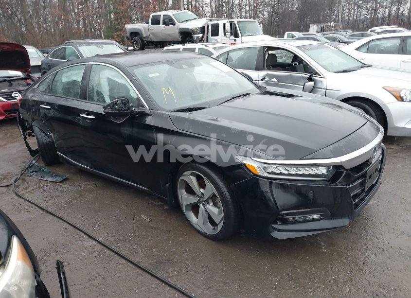 2018 Honda Accord TOURING (VIN 1HGCV1F94JA099221) main photo
