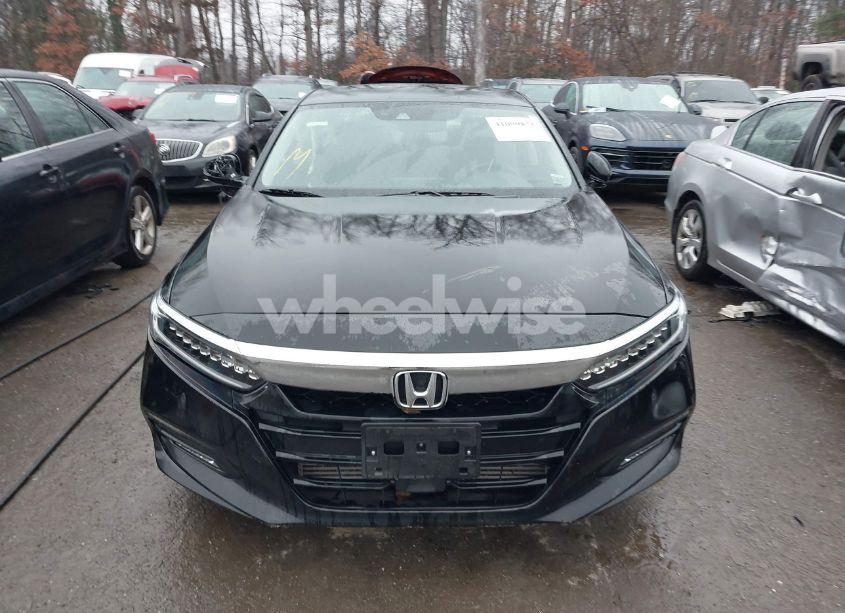 Photo 12 of 2018 Honda Accord TOURING (VIN 1HGCV1F94JA099221)