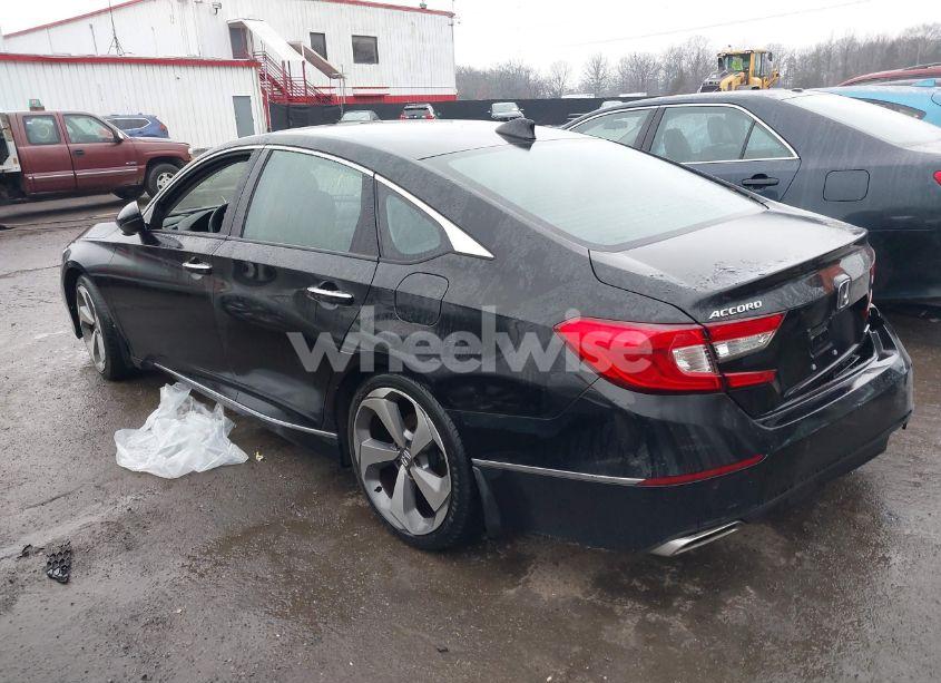Photo 3 of 2018 Honda Accord TOURING (VIN 1HGCV1F94JA099221)