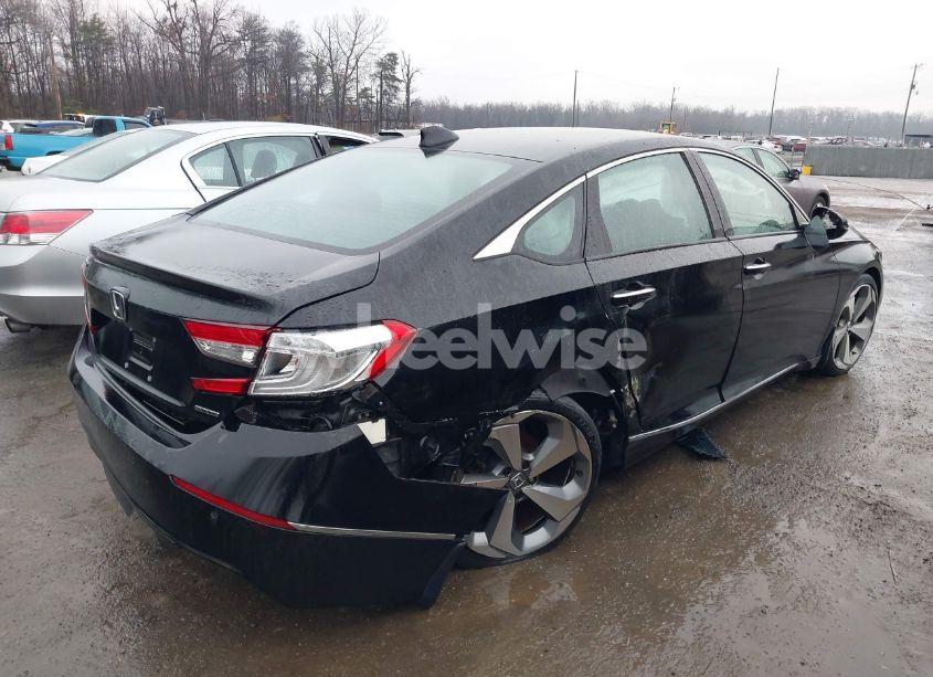 Photo 4 of 2018 Honda Accord TOURING (VIN 1HGCV1F94JA099221)