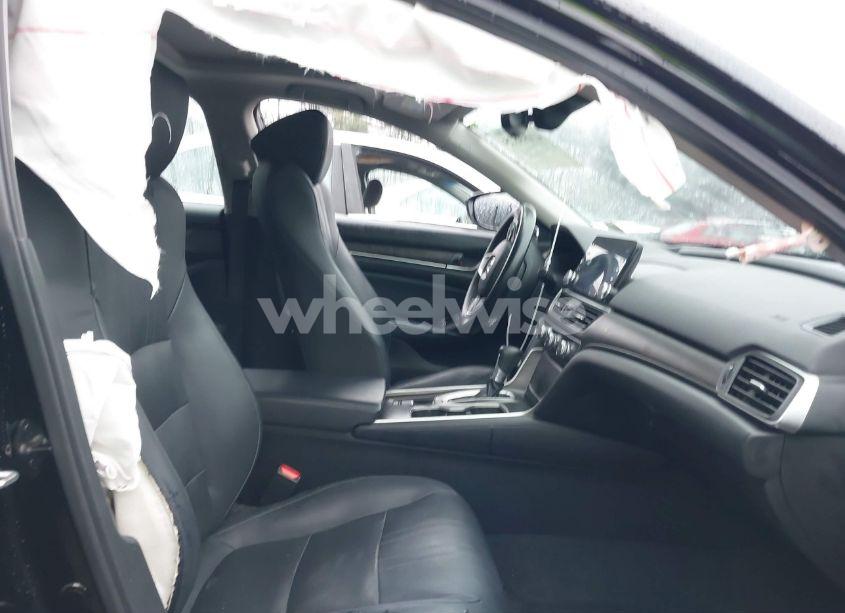 Photo 5 of 2018 Honda Accord TOURING (VIN 1HGCV1F94JA099221)