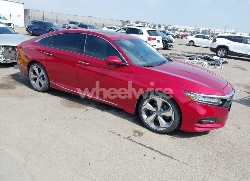 2018 Honda Accord TOURING (VIN 1HGCV1F95JA006562) main photo