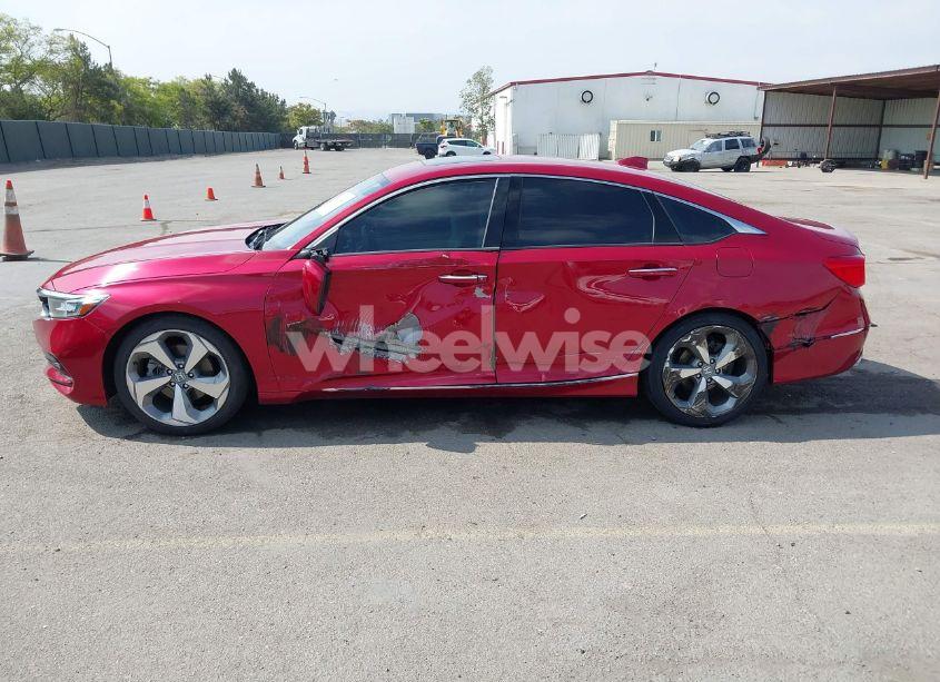 Photo 14 of 2018 Honda Accord TOURING (VIN 1HGCV1F95JA006562)