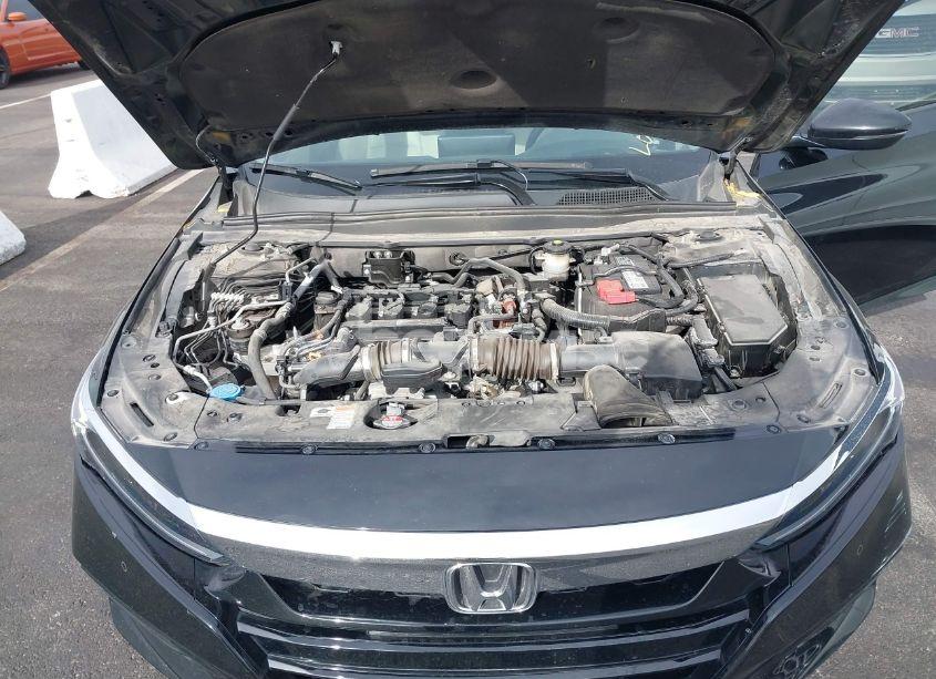 Photo 10 of 2018 Honda Accord TOURING (VIN 1HGCV1F95JA032921)