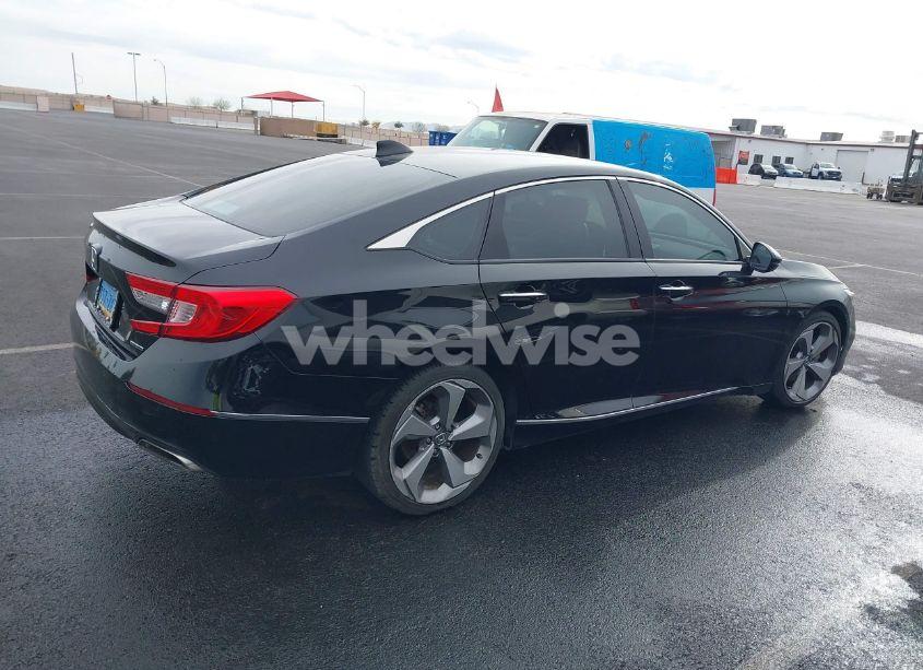 Photo 13 of 2018 Honda Accord TOURING (VIN 1HGCV1F95JA032921)