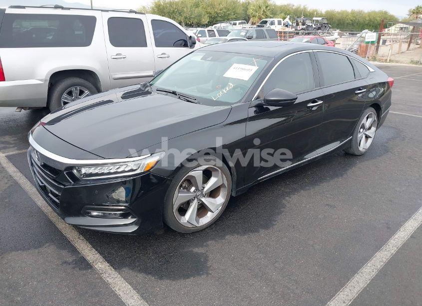 Photo 2 of 2018 Honda Accord TOURING (VIN 1HGCV1F95JA032921)