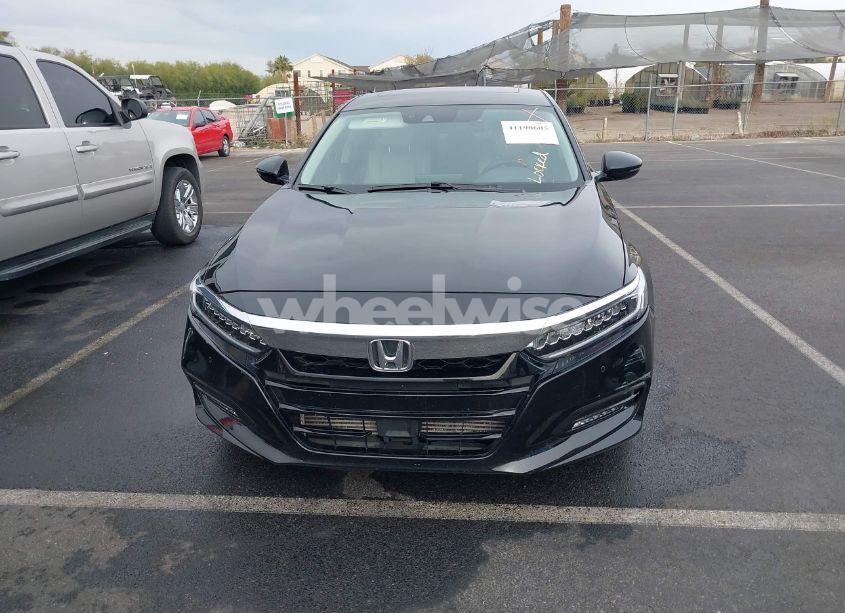 Photo 6 of 2018 Honda Accord TOURING (VIN 1HGCV1F95JA032921)