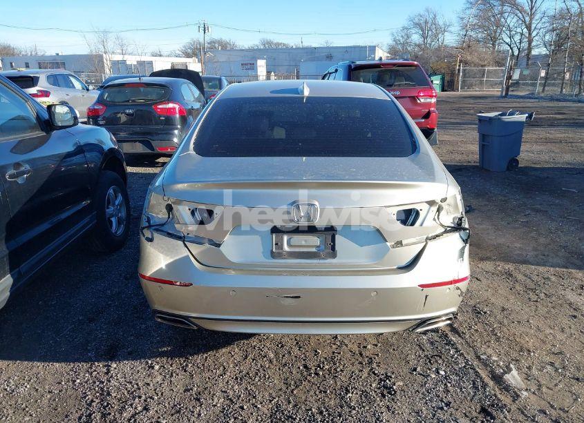 Photo 16 of 2018 Honda Accord TOURING (VIN 1HGCV1F95JA100781)