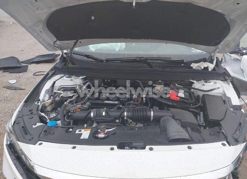 Photo 10 of 2018 Honda Accord TOURING (VIN 1HGCV1F96JA010037)