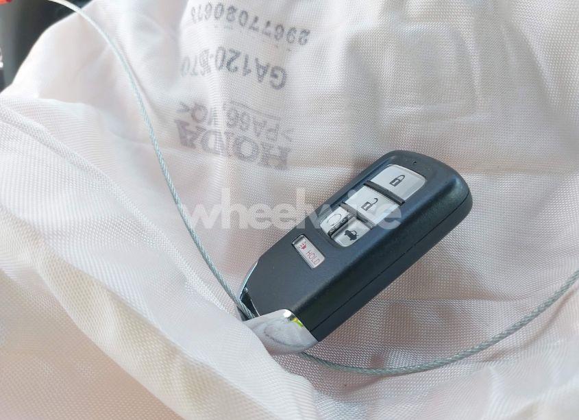 Photo 11 of 2018 Honda Accord TOURING (VIN 1HGCV1F96JA010037)