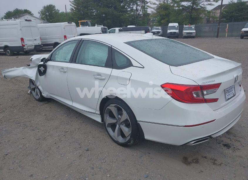 Photo 3 of 2018 Honda Accord TOURING (VIN 1HGCV1F96JA010037)