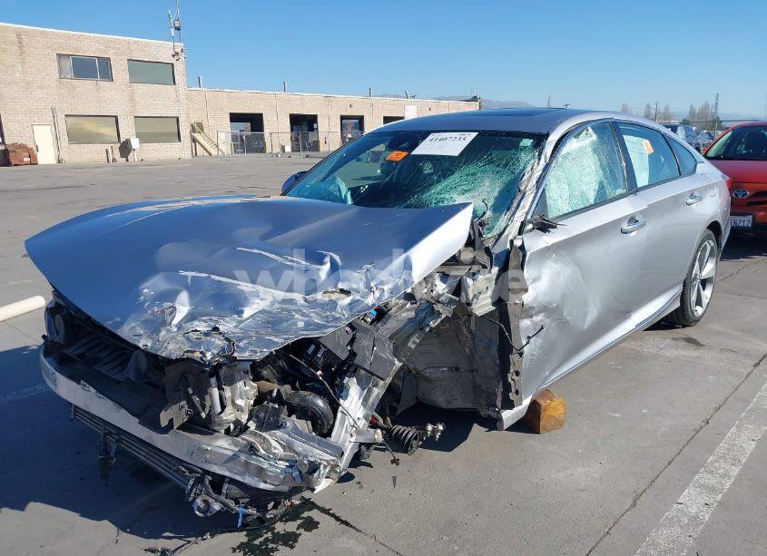 Photo 2 of 2018 Honda Accord TOURING (VIN 1HGCV1F96JA104550)