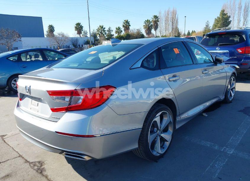 Photo 4 of 2018 Honda Accord TOURING (VIN 1HGCV1F96JA104550)