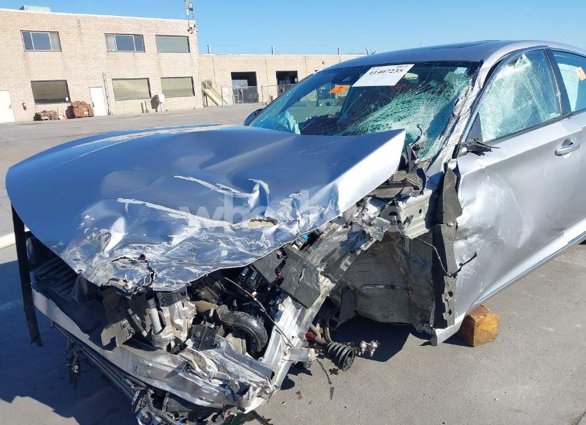 Photo 6 of 2018 Honda Accord TOURING (VIN 1HGCV1F96JA104550)