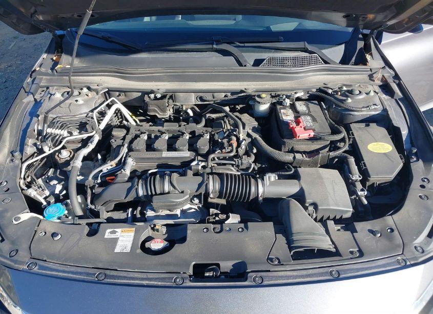 Photo 10 of 2018 Honda Accord TOURING (VIN 1HGCV1F96JA105780)
