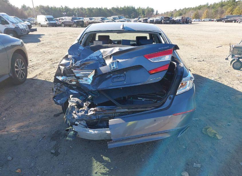 Photo 16 of 2018 Honda Accord TOURING (VIN 1HGCV1F96JA105780)