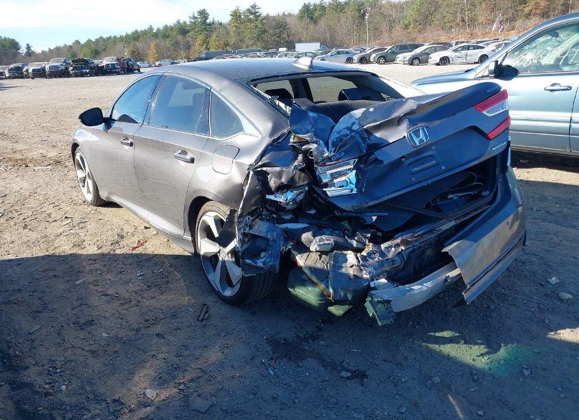 Photo 3 of 2018 Honda Accord TOURING (VIN 1HGCV1F96JA105780)