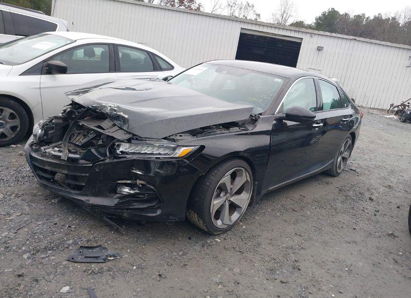 Photo 2 of 2018 Honda Accord TOURING (VIN 1HGCV1F96JA109019)