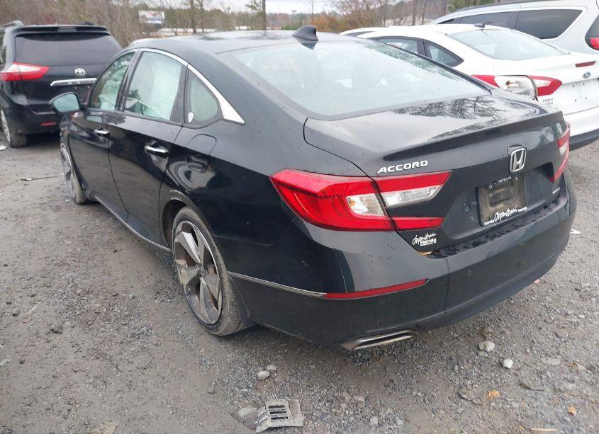 Photo 3 of 2018 Honda Accord TOURING (VIN 1HGCV1F96JA109019)