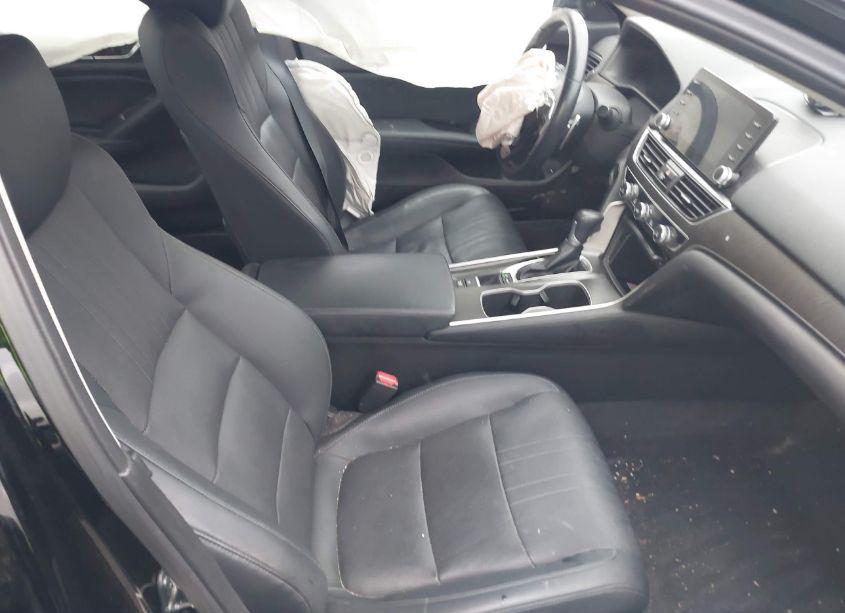 Photo 5 of 2018 Honda Accord TOURING (VIN 1HGCV1F96JA109019)