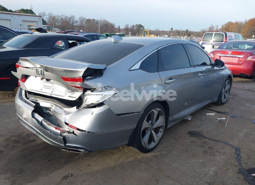 Photo 4 of 2018 Honda Accord TOURING (VIN 1HGCV1F96JA186439)