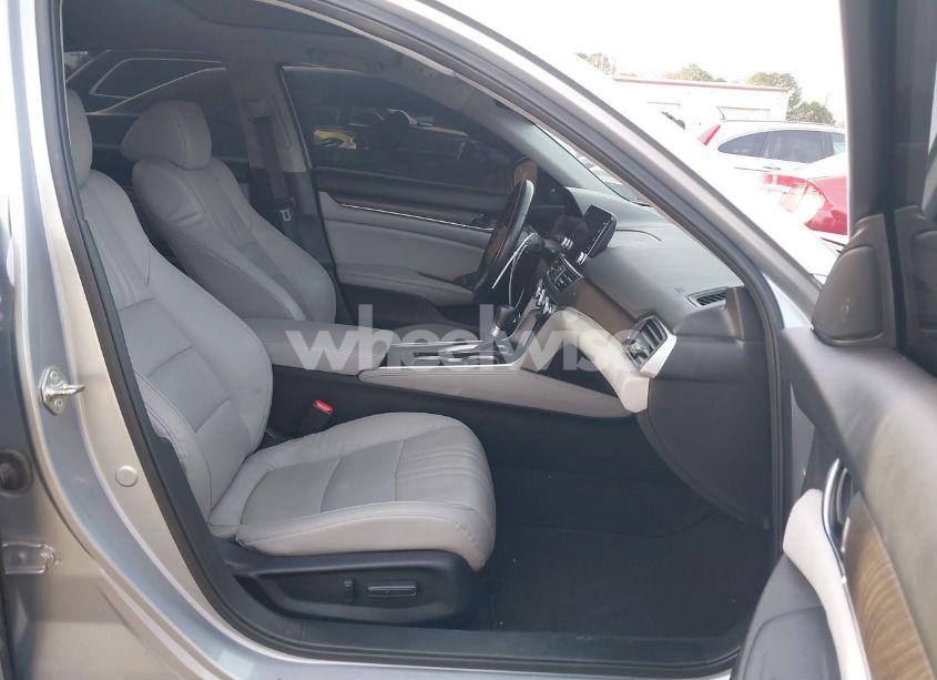 Photo 5 of 2018 Honda Accord TOURING (VIN 1HGCV1F96JA186439)