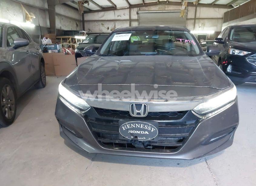 Photo 12 of 2018 Honda Accord TOURING (VIN 1HGCV1F97JA002674)