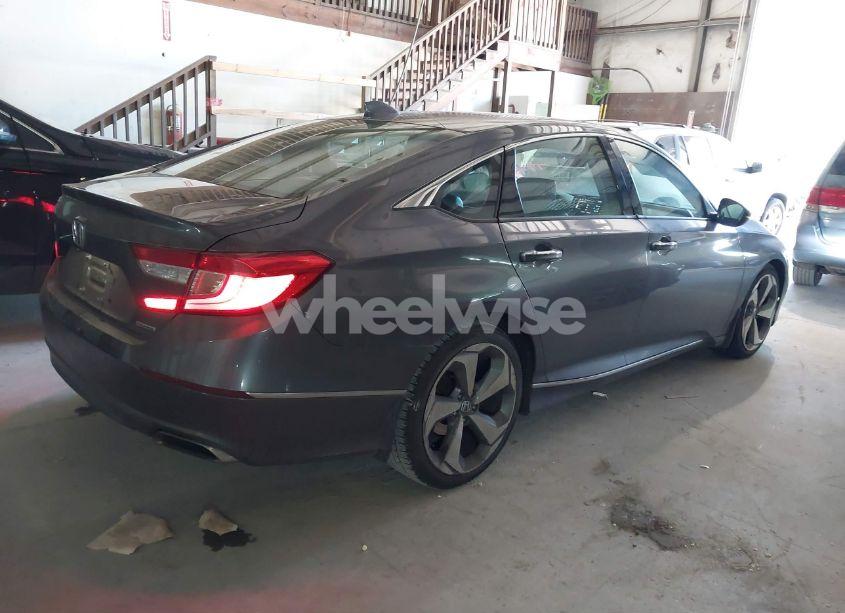 Photo 4 of 2018 Honda Accord TOURING (VIN 1HGCV1F97JA002674)