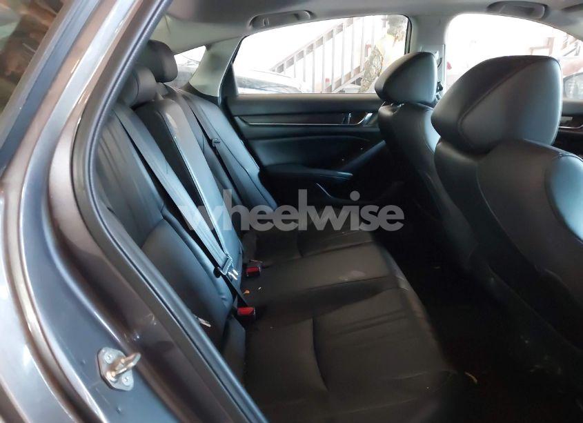 Photo 8 of 2018 Honda Accord TOURING (VIN 1HGCV1F97JA002674)