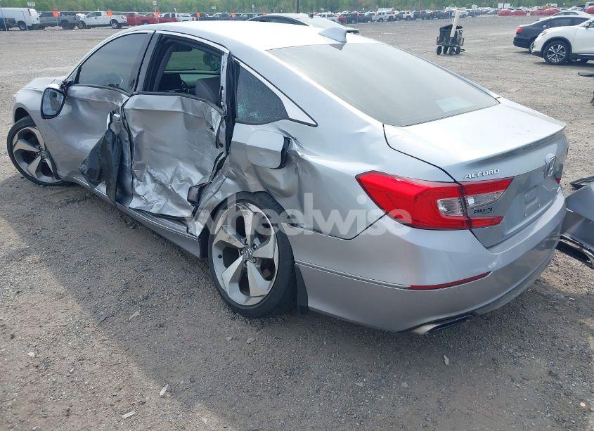 Photo 3 of 2018 Honda Accord TOURING (VIN 1HGCV1F97JA072451)