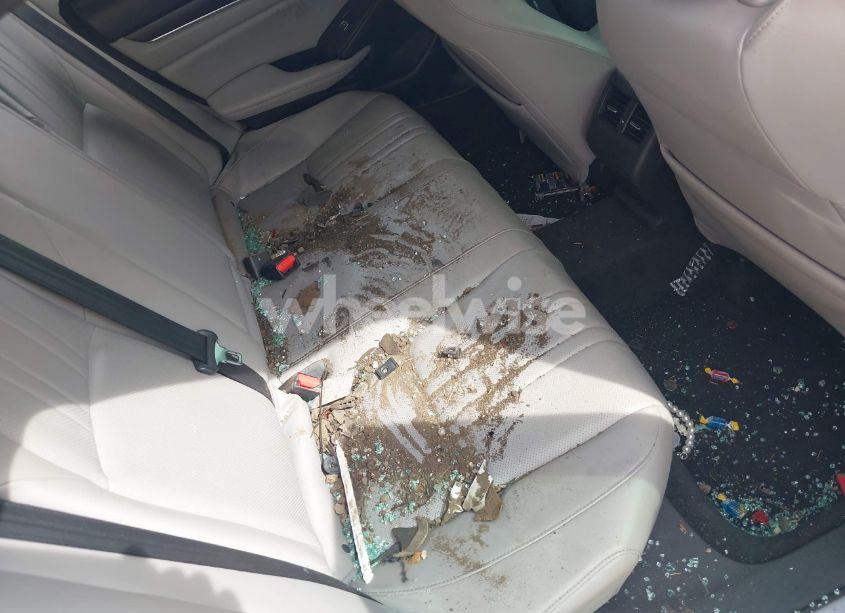 Photo 8 of 2018 Honda Accord TOURING (VIN 1HGCV1F97JA072451)