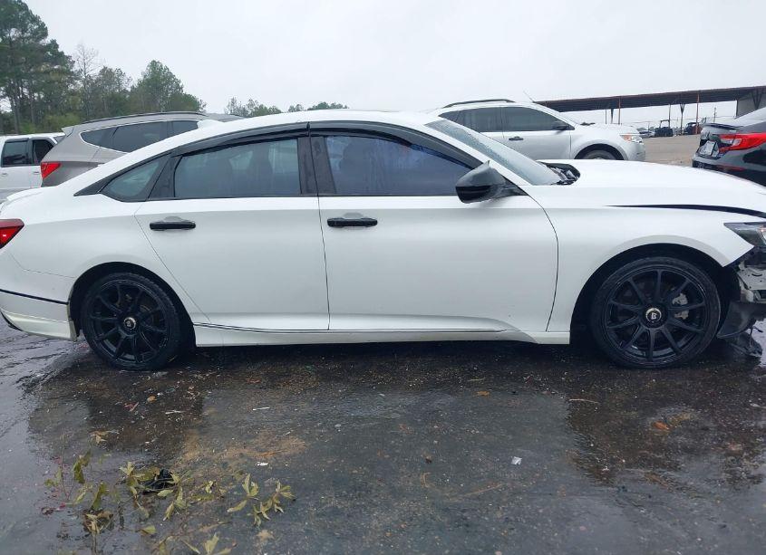 Photo 14 of 2018 Honda Accord TOURING (VIN 1HGCV1F97JA109577)