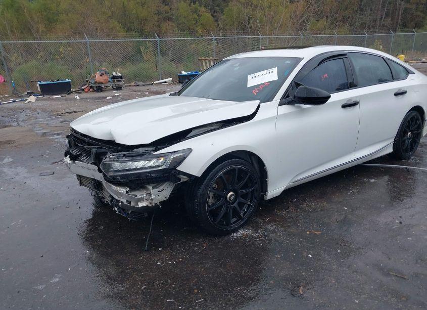 Photo 2 of 2018 Honda Accord TOURING (VIN 1HGCV1F97JA109577)