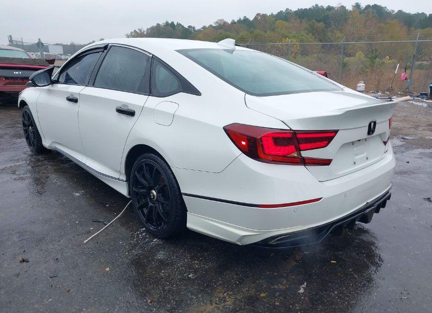 Photo 3 of 2018 Honda Accord TOURING (VIN 1HGCV1F97JA109577)