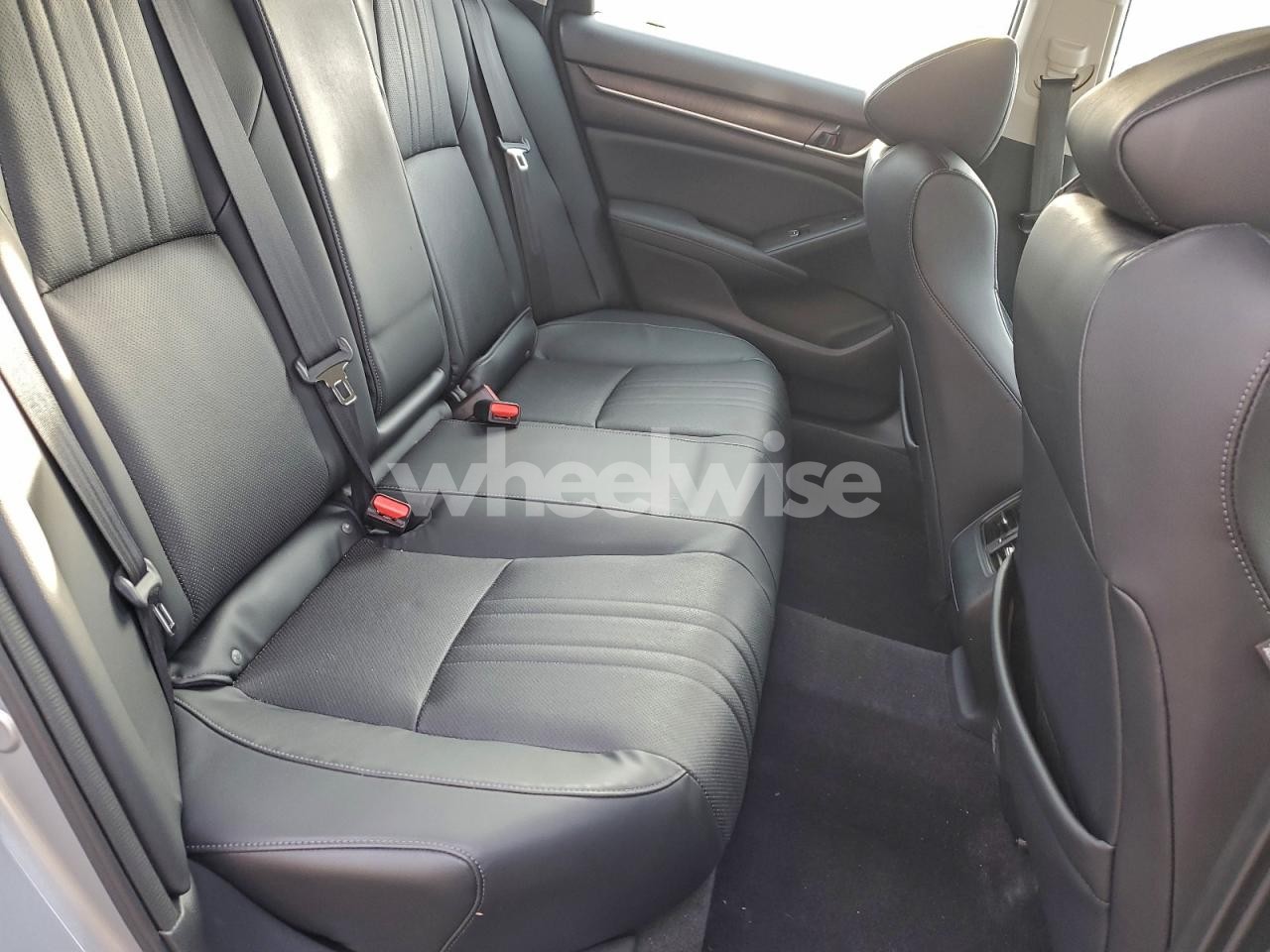 Photo 10 of 2018 HONDA ACCORD TOURING (VIN 1HGCV1F98JA040298)