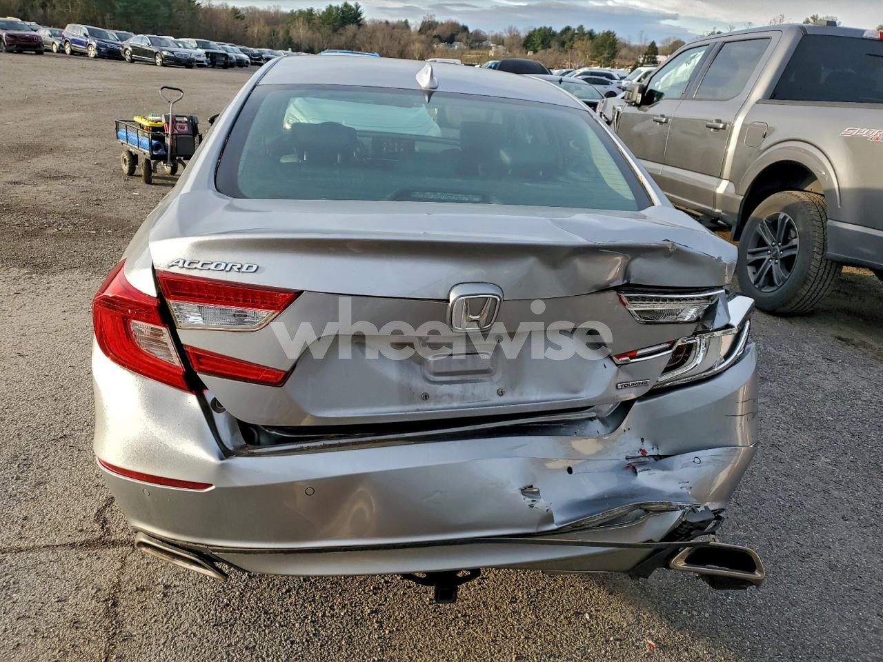 Photo 6 of 2018 HONDA ACCORD TOURING (VIN 1HGCV1F98JA040298)
