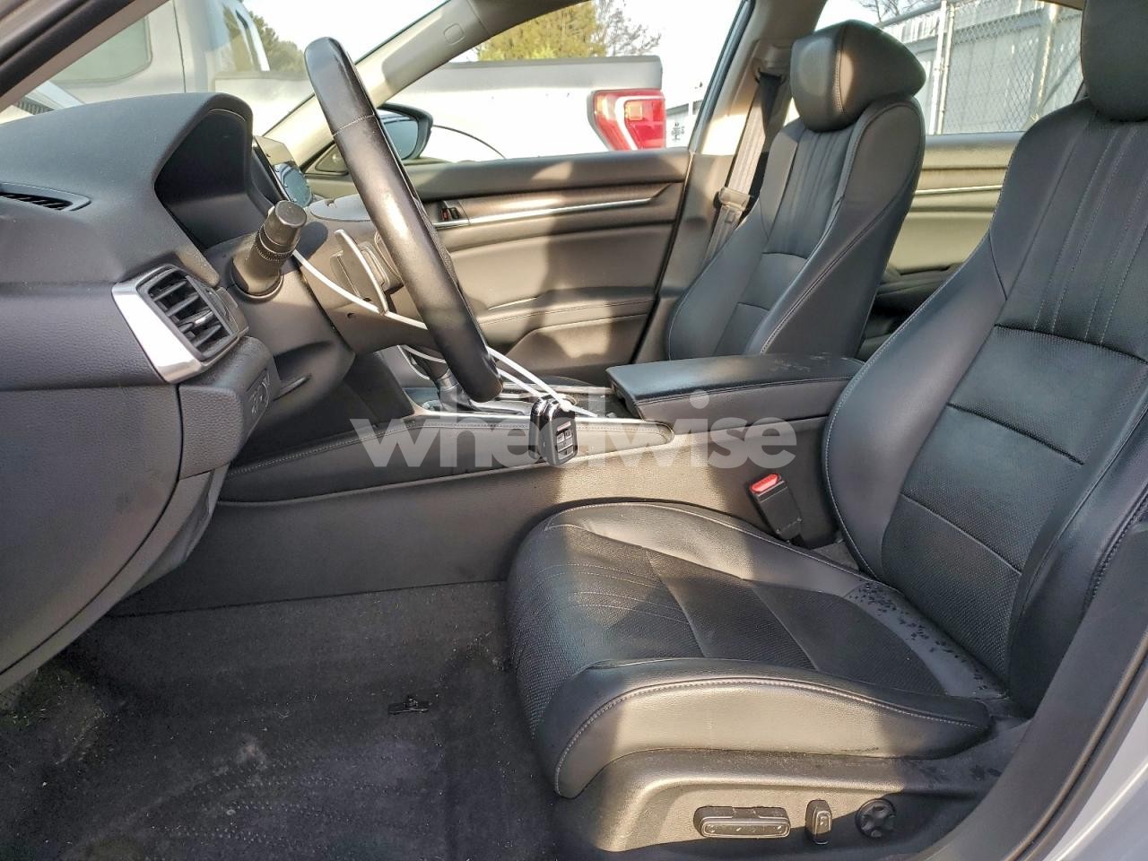 Photo 7 of 2018 HONDA ACCORD TOURING (VIN 1HGCV1F98JA040298)