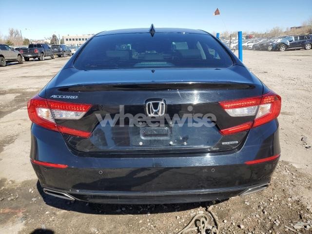 Photo 12 of 2018 HONDA ACCORD TOURING (VIN 1HGCV1F98JA132978)