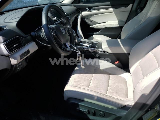 Photo 8 of 2018 HONDA ACCORD TOURING (VIN 1HGCV1F98JA132978)