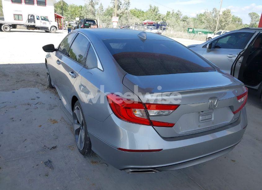 Photo 3 of 2018 Honda Accord TOURING (VIN 1HGCV1F98JA180710)
