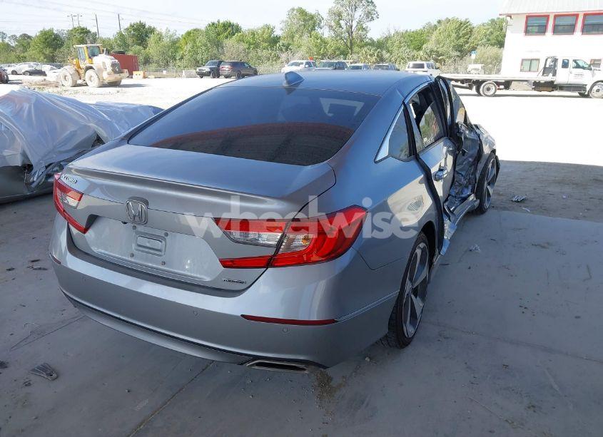 Photo 4 of 2018 Honda Accord TOURING (VIN 1HGCV1F98JA180710)