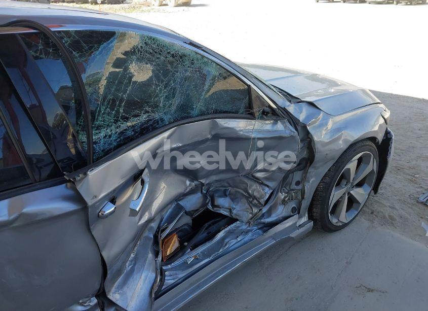 Photo 5 of 2018 Honda Accord TOURING (VIN 1HGCV1F98JA180710)