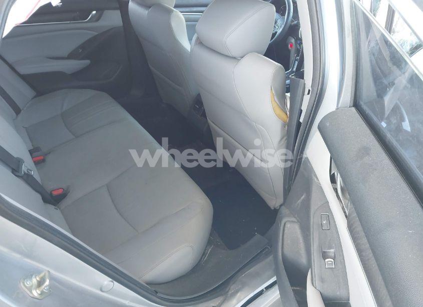 Photo 8 of 2018 Honda Accord TOURING (VIN 1HGCV1F98JA180710)