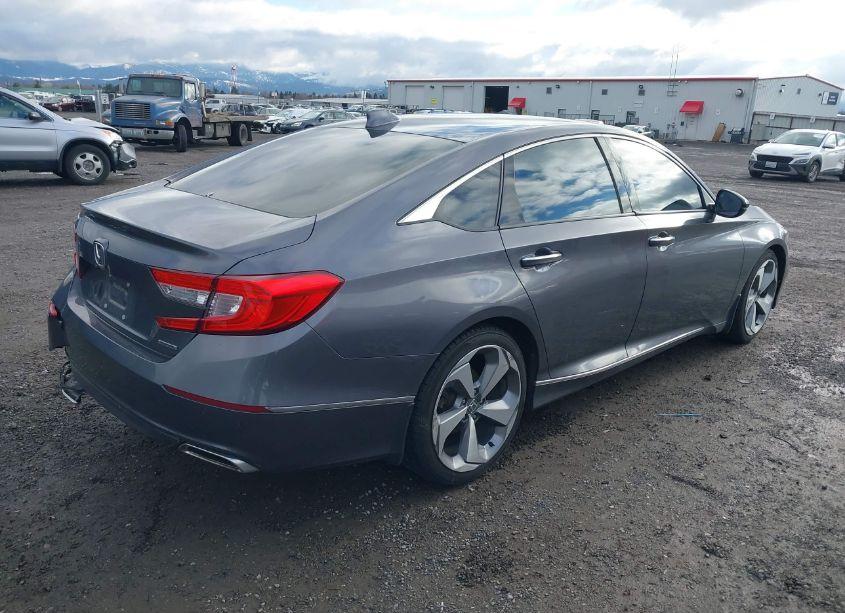 Photo 4 of 2018 Honda Accord TOURING (VIN 1HGCV1F99JA002093)