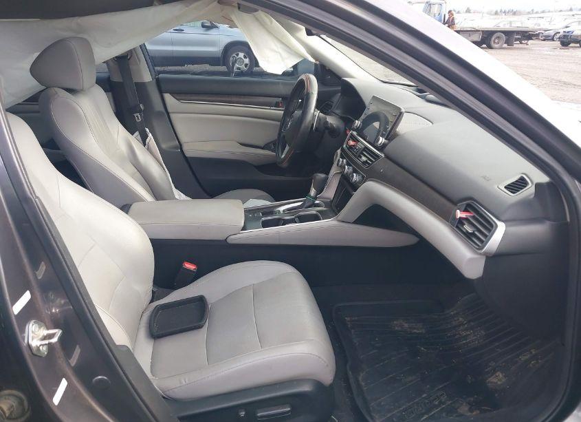 Photo 5 of 2018 Honda Accord TOURING (VIN 1HGCV1F99JA002093)