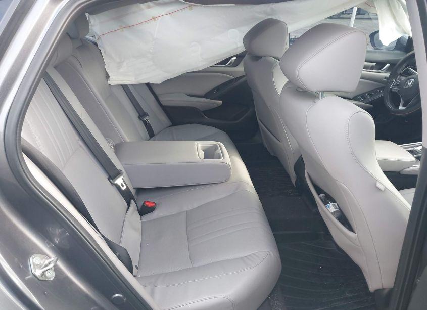 Photo 8 of 2018 Honda Accord TOURING (VIN 1HGCV1F99JA002093)