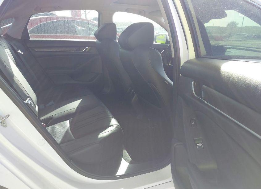 Photo 8 of 2018 Honda Accord TOURING (VIN 1HGCV1F99JA067381)